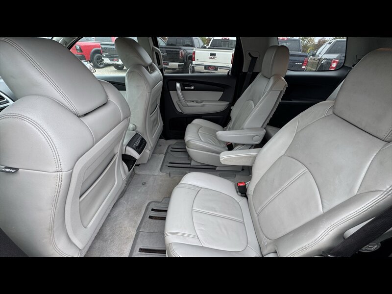 Used 2011 GMC Acadia SLT AWD/4WD image 10