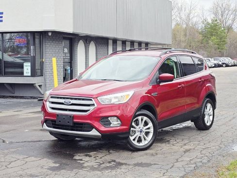 Used 2018 Ford Escape SE AWD/4WD image 2