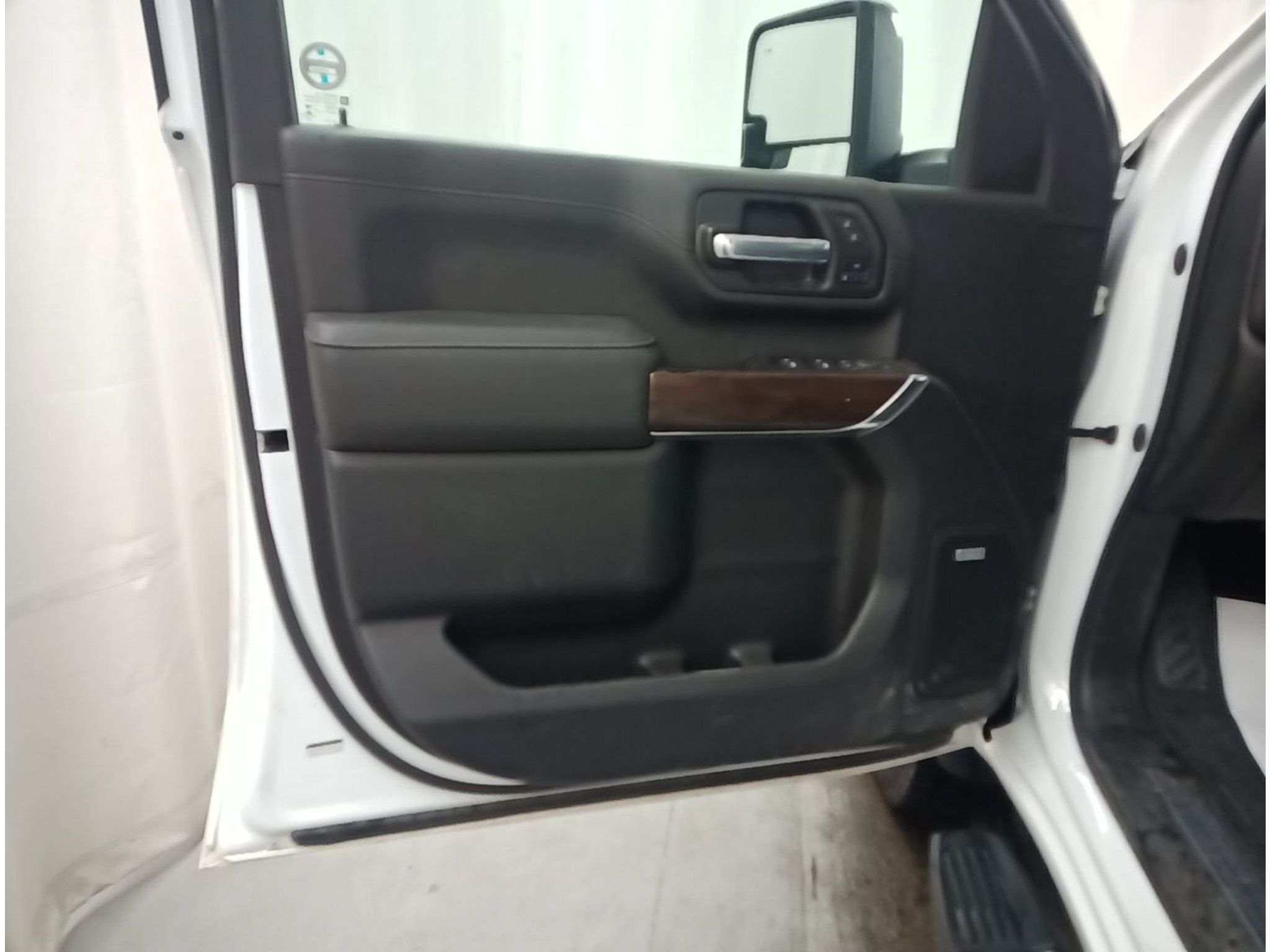 Used 2023 GMC Sierra 2500 SLT w/ SLT Premium Package AWD/4WD image 6