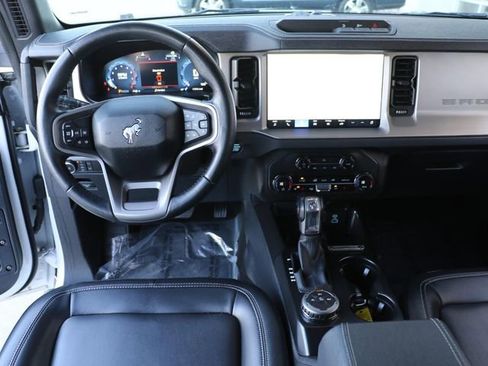 Used 2025 Ford Bronco Outer Banks image 18
