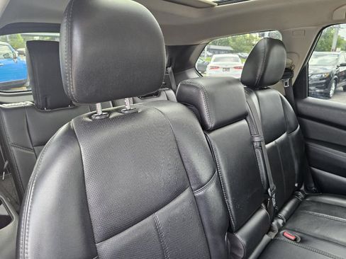 Used 2019 Nissan Pathfinder Platinum AWD/4WD image 44