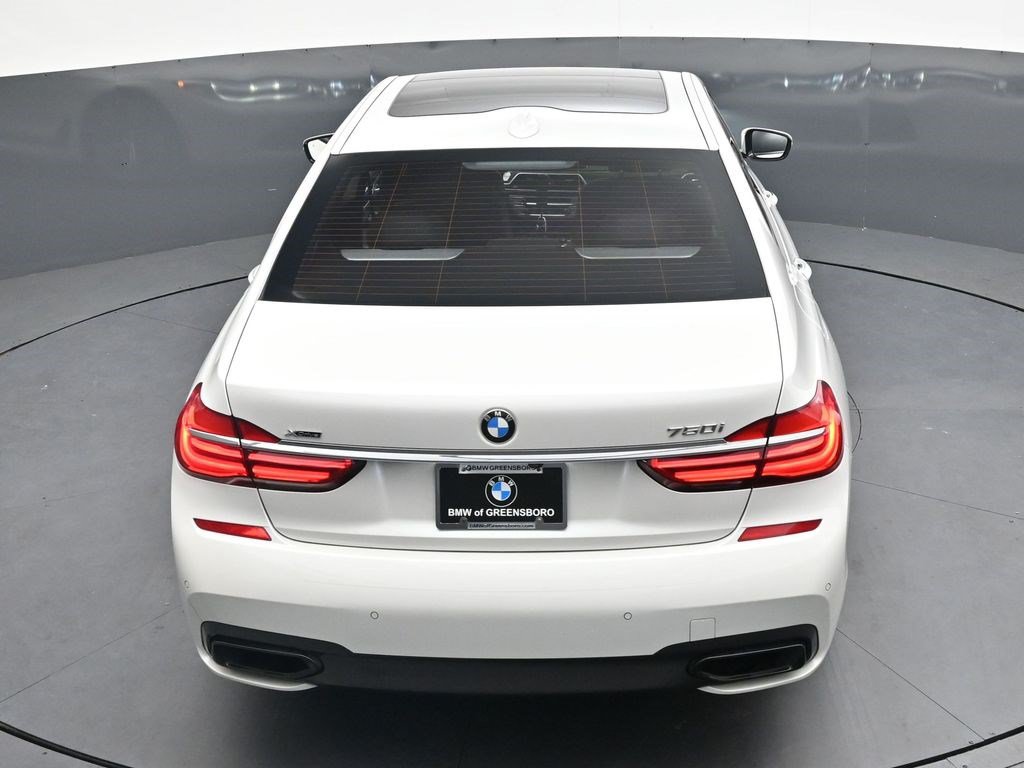 Used 2019 BMW 750i xDrive w/ Executive Package AWD/4WD image 24