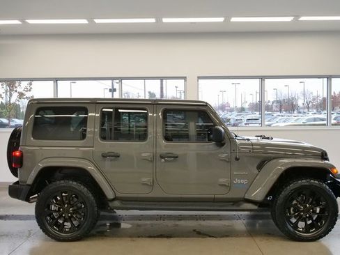 Used 2021 Jeep Wrangler Unlimited Sahara w/ Cold Weather Group image 7