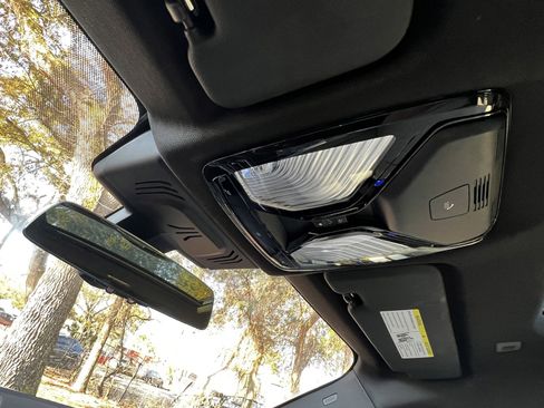 Used 2023 BMW X6 xDrive40i w/ M Sport Package image 29