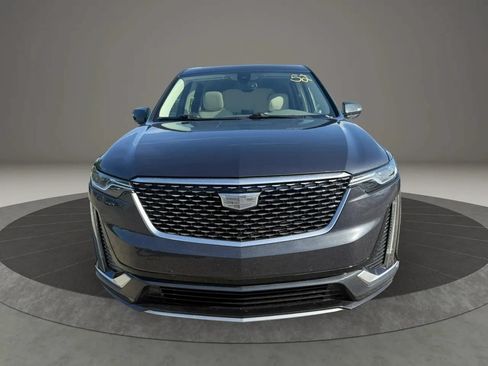 Used 2021 Cadillac XT6 Premium Luxury AWD/4WD image 2