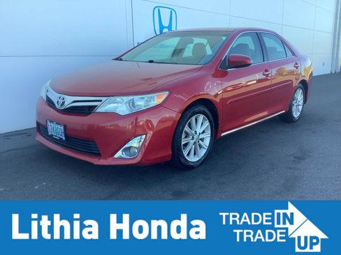 Used 2013 Toyota Camry XLE w/ Leather Pkg FWD image 1