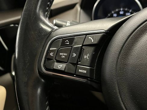 Used 2017 Jaguar F-PACE Prestige AWD/4WD image 25