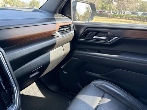 Used 2025 GMC Yukon Denali image 24