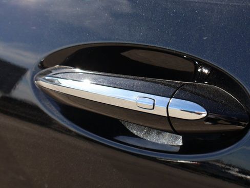 Used 2024 Buick Encore GX Sport Touring image 19