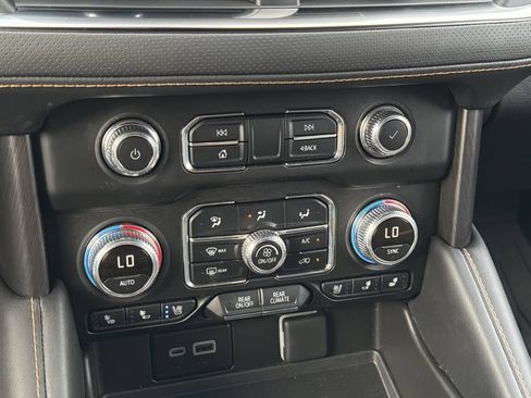 Used 2024 GMC Yukon AT4 w/ AT4 Premium Plus Package AWD/4WD image 6