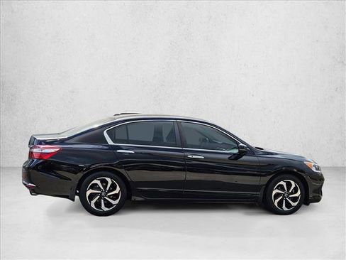 Used 2016 Honda Accord EX image 4