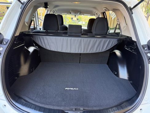 Used 2016 Toyota RAV4 LE image 13