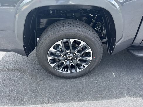 New 2026 Toyota Tundra Limited AWD/4WD image 7