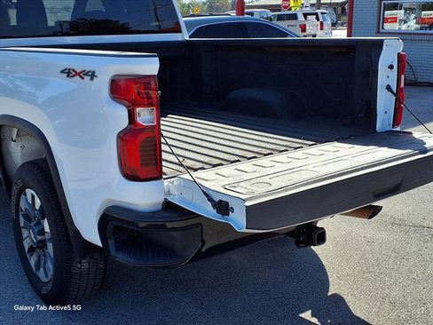 Used 2023 Chevrolet Silverado 2500 Custom w/ Custom Value Package image 23