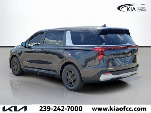 New 2026 Kia Carnival FWD image 4