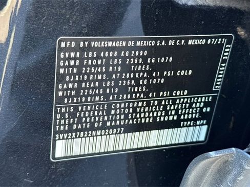 Used 2022 Volkswagen Taos SEL image 37