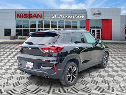 Used 2021 Chevrolet TrailBlazer RS w/ Convenience Package FWD image 2