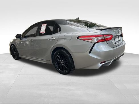 Used 2020 Toyota Camry SE FWD image 4