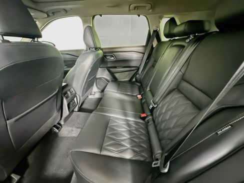 Used 2023 Nissan Rogue Platinum w/ Platinum Premium Package FWD image 28