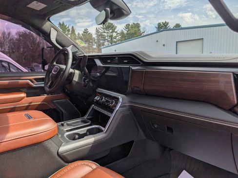Used 2024 GMC Sierra 2500 Denali Ultimate image 30