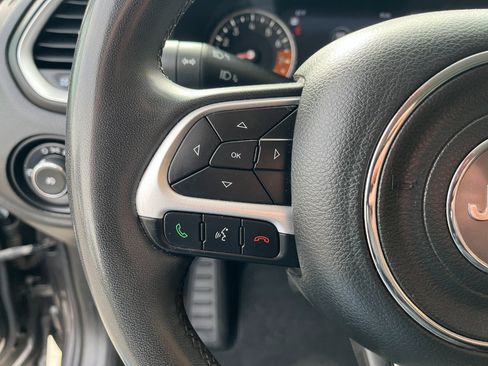 Used 2021 Jeep Renegade Latitude w/ Luxury Group I image 14