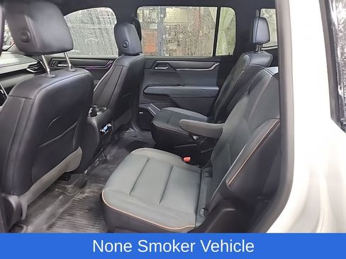 Used 2025 GMC Acadia AT4 image 13