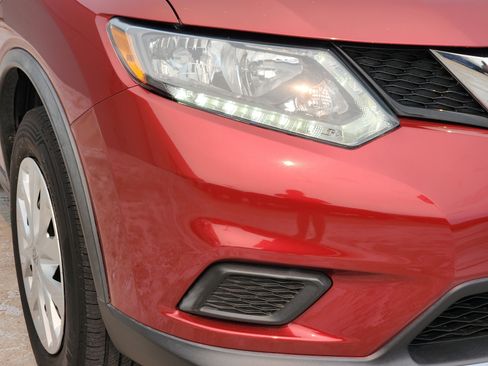 Used 2016 Nissan Rogue S AWD/4WD image 9