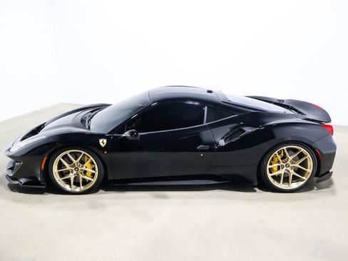 Used 2020 Ferrari 488 Pista image 22