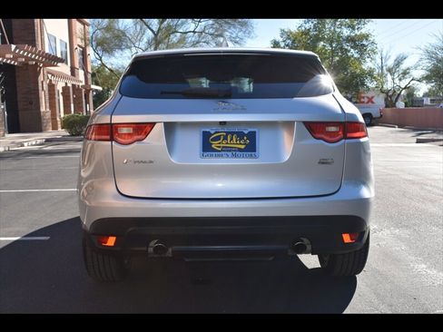 Used 2019 Jaguar F-PACE Premium image 9