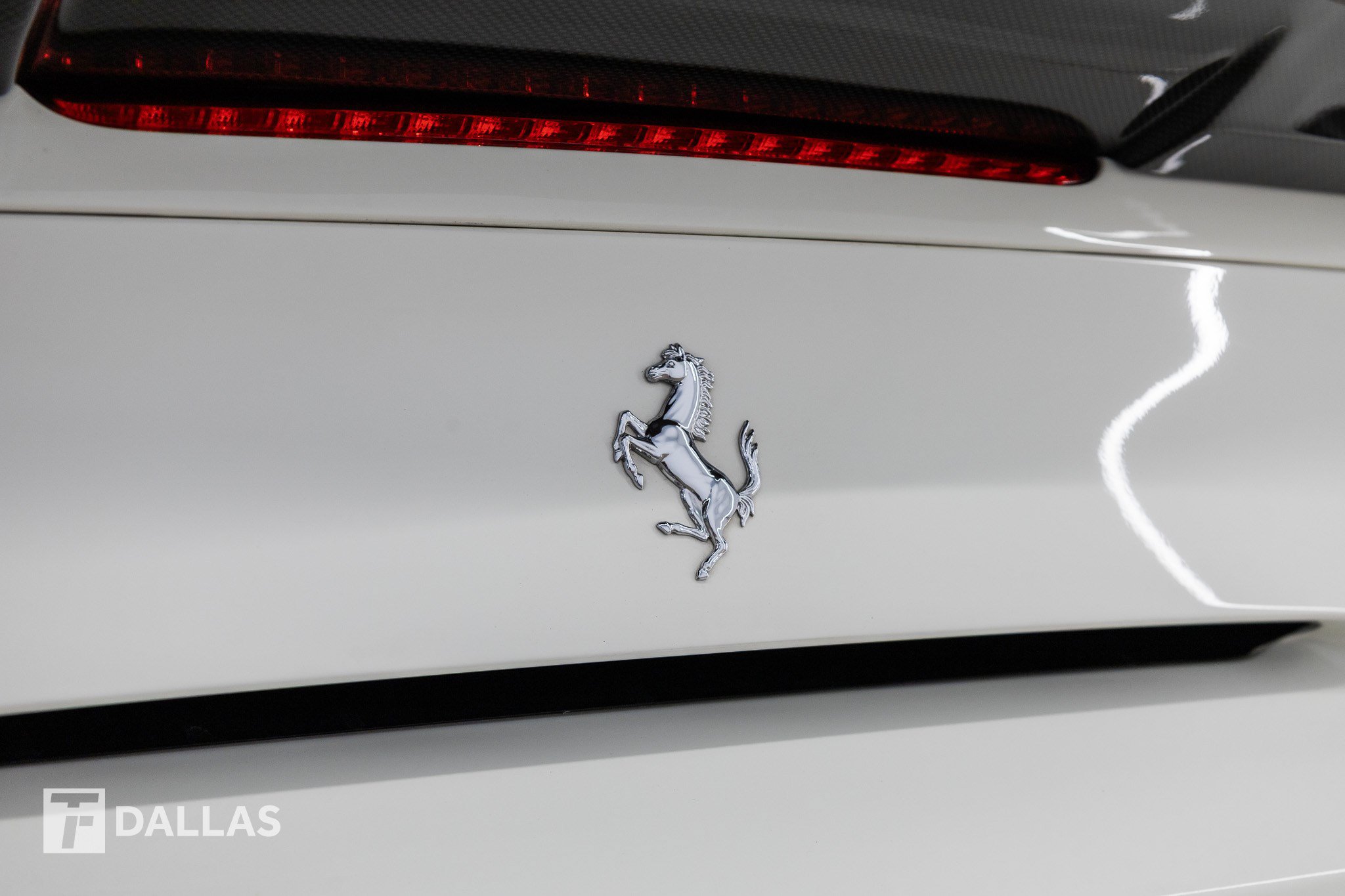 Used 2017 Ferrari 488 GTB RWD image 10
