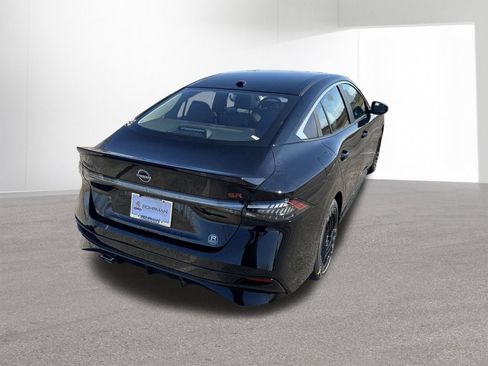 New 2026 Nissan Sentra SR w/ SR Premium Package FWD image 33
