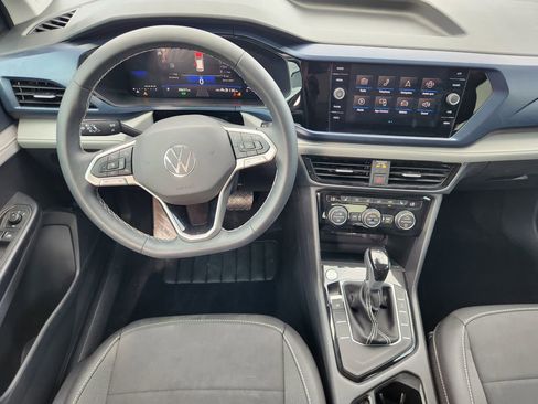 Used 2024 Volkswagen Taos SE image 25