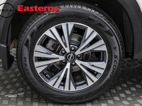 Used 2022 Nissan Rogue SV w/ SV Premium Package image 59