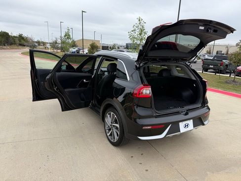 Used 2019 Kia Niro Touring image 25