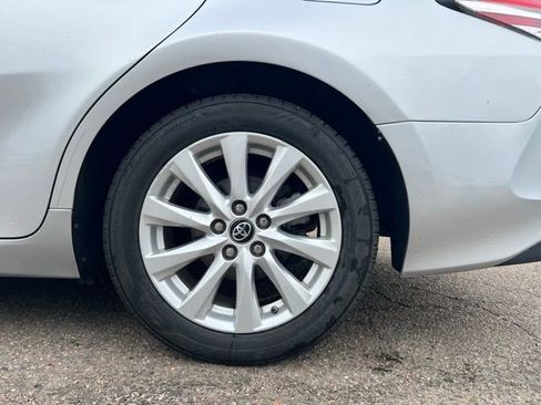 Used 2018 Toyota Camry LE image 7