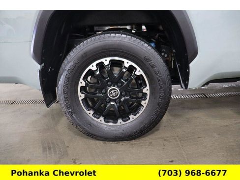 Used 2022 Toyota Tundra SR5 w/ TRD Off-Road Package image 29