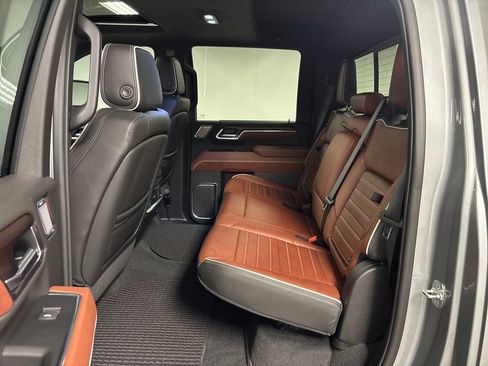 Used 2025 GMC Sierra 2500 Denali Ultimate image 33