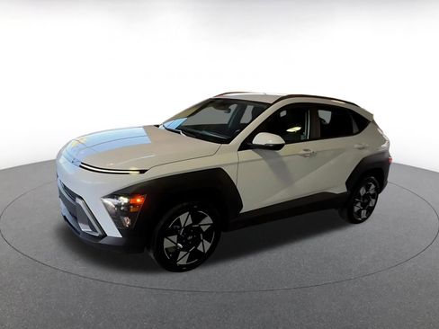 Used 2025 Hyundai Kona SEL image 7
