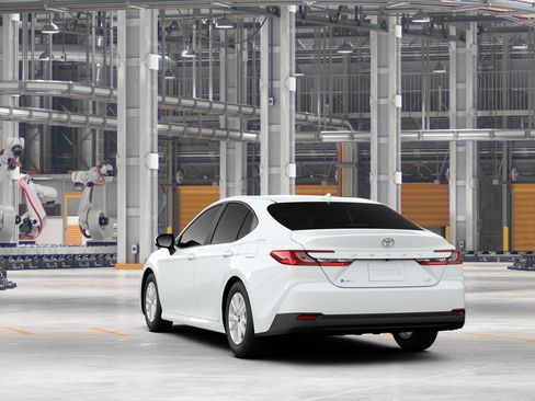 New 2026 Toyota Camry LE w/ Convenience Package FWD image 7