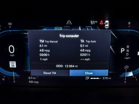 Used 2025 Volvo XC60 B5 Plus image 19