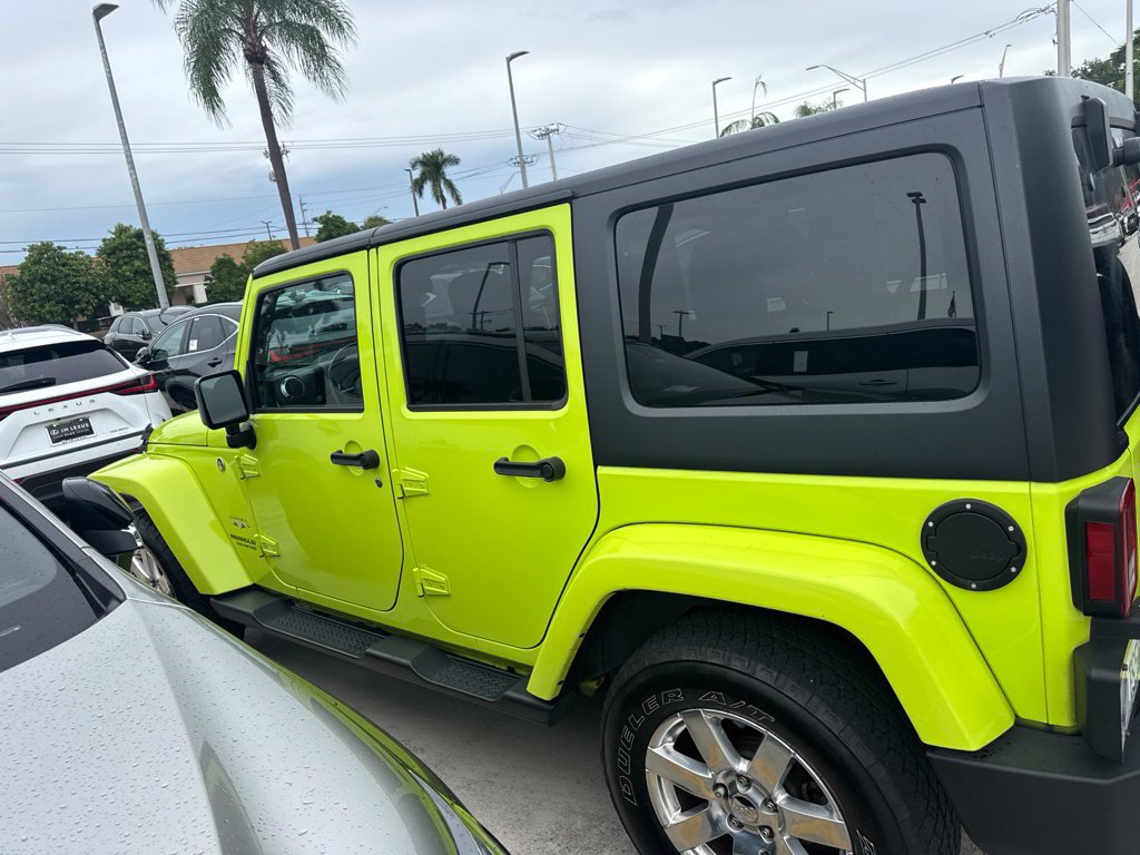 Used 2017 Jeep Wrangler Unlimited Sahara w/ Connectivity Group AWD/4WD image 6
