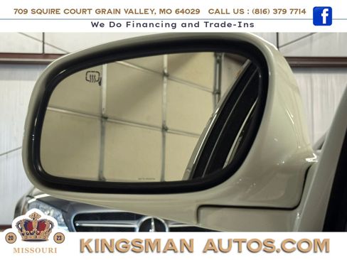 Used 2004 Lincoln Town Car Ultimate RWD image 32