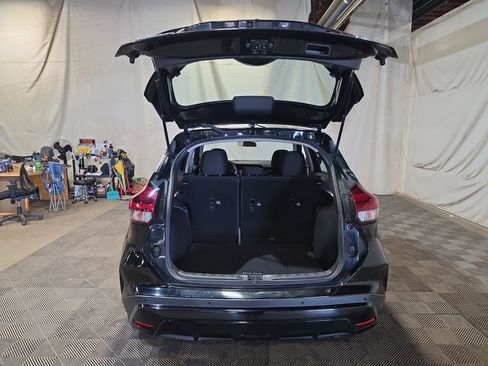 Used 2021 Nissan Kicks SV FWD image 19