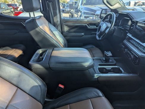 Used 2024 Chevrolet Silverado 1500 High Country w/ Technology Package image 7