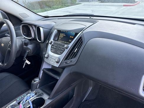 Used 2017 Chevrolet Equinox LS image 24