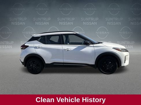 Used 2024 Nissan Kicks SR w/ SR Premium Package image 6