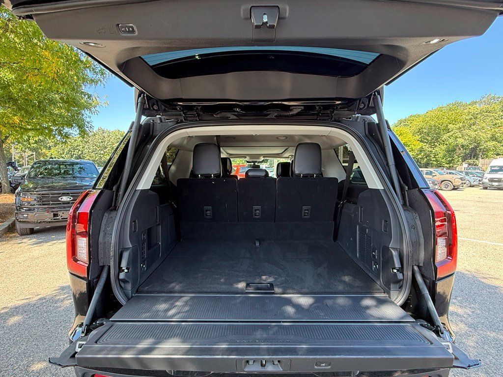 Used 2026 Ford Expedition Max Platinum AWD/4WD image 26