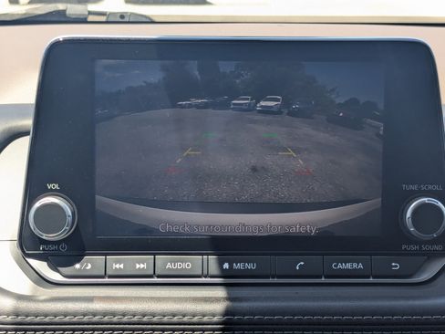 Used 2023 Nissan Rogue S AWD/4WD image 21