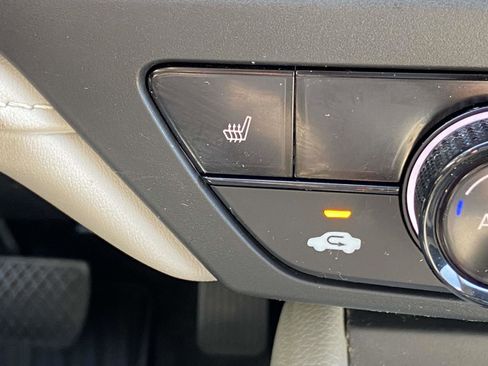 Certified 2023 Honda Accord EX image 17