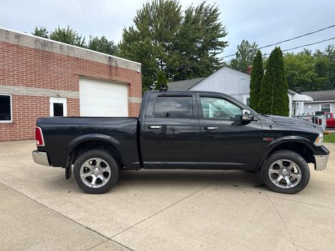 Used 2016 RAM 1500 Laramie w/ Convenience Group AWD/4WD image 4